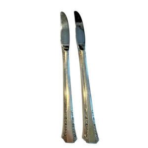 1881 Rogers Del Mar Vintage Silverplate Oneida Silver Grille Knives 2 Pcs 2409